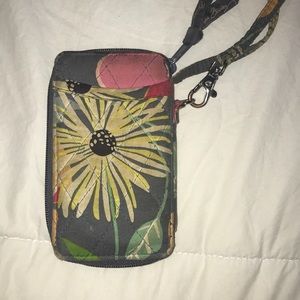 vera bradley wristlet